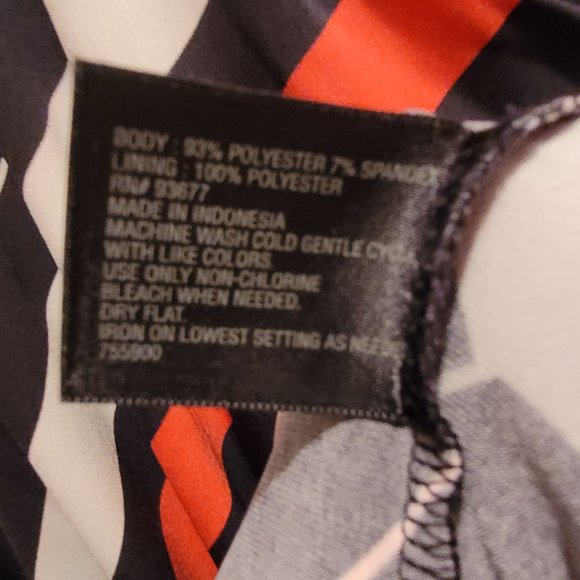 *Plus Sized* Multi-Patterned Sleeveless Dress - Picture 4 of 4